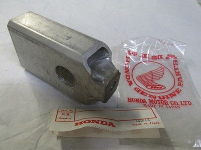 NOS Honda CR125 R CR250 R CR480 R CR500 R Drive Chain Adjuster 40543-KA4-700