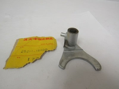 Suzuki TS250 1969-70 nos  Shift fork # 1   p.n 25211-16400
