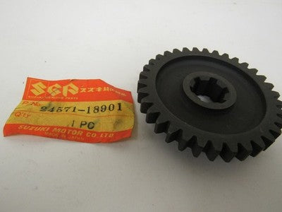 NOS OEM Suzuki Reverse Driven Gear 1985-1987 AlLT125 LT125    24571-18910