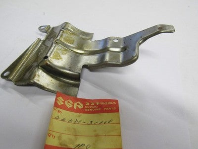 SUZUKI GT750 GT 750 TRANSMISSION CRANKCASE CRANK CASE PLATE OIL 24881-31000