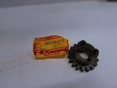 NOS Kawasaki KL250 KLR250 KLT200 KLX250 KZ200 Kick Starter Pinion Gear 13075-012