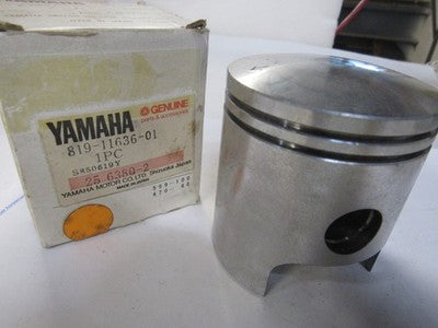 NEW YAMAHA OEM NOS PISTON   819-11636-00   2ND OVER .50MM 1970-74 SW396 SL433