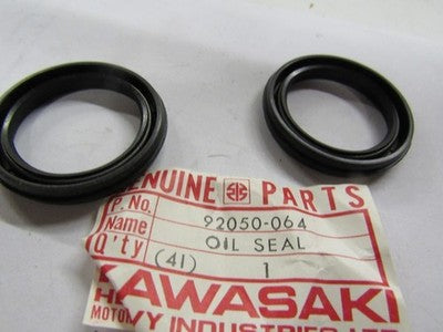 Kawasaki NOS NEW 92050-064 Left Crankshaft Oil Seal KZ KZ400