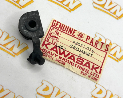 Kawasaki NOS OEM 92071-076 Right Engine Cover Grommet KD KE KS KX KD125 KE125