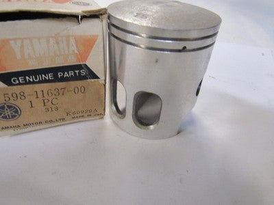 NEW YAMAHA OEM NOS PISTON   598-11637-00   3RD OVER .75MM 1976 YZ80C
