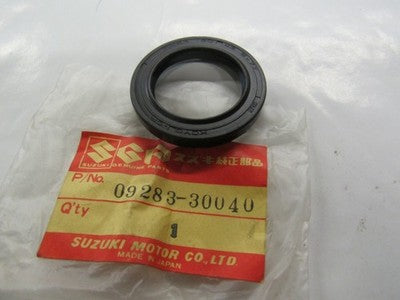 Suzuki DR250 82-87 GN250 82-99 G/Box Transmission Oil Seal Genuine 09283-30040