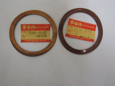 Suzuki RM370 1976   nos head gasket 11141-41210 you get 2        sold as 2