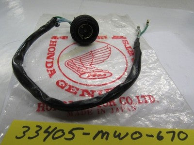 NOS Honda 1993 -1994 CBR900 Right Front Socket 33405-MW0-670