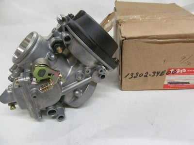 Suzuki 1999-2000 GSXR60 nos left middle carb  13202-34e00
