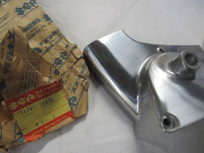 NOS Suzuki T250 T305 T350 GT250  Genuine Engine Sprocket Cover 11361-18600 MINT!