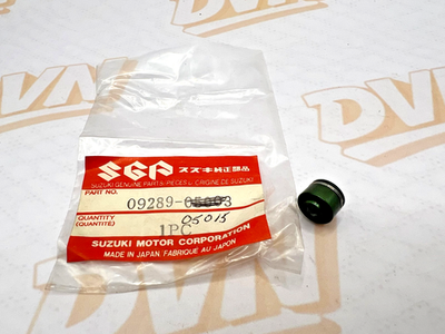 New OEM Suzuki Oil Seal 09289-05015