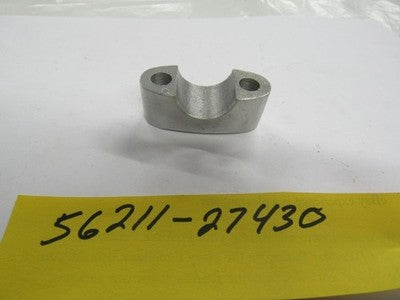 SUZUKI 1977-1978  HANDLEBAR HOLDER CLAMP NOS  56211-27430