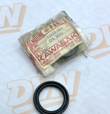 NEW GENUINE KAWASAKI 92050-064 OIL SEAL,L.H CRANKSHAFT