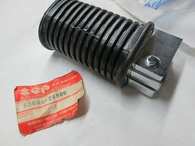NOS SUZUKI PILLION RIGHT FOOTREST ASSY LS650 1986 - 2016 43600-24B00