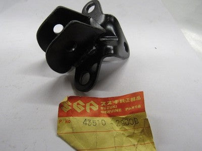 SUZUKI TS185 SIERRA FRONT FOOT REST BRACKET RIGHT SIDE 43510-29000