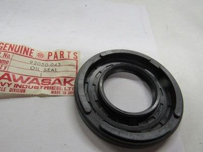 Kawasaki H2 Crankshaft Oil Seal NOS 92050-054 Mach IV 750 AE2180F 92050-043