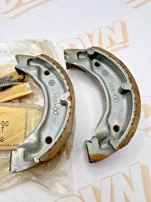 GENUINE Yamaha NOS 18A-W2534-00 BRAKE SHOE SET