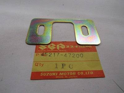 NOS OEM  SUZUKI GS1100GL GS650L GS850L  SEAT LOCK STRIKER SHIM    45217-47200