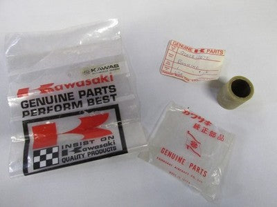 1 NOS Kawasaki KDX 250 420 450, KX250 KX420 Swingarm Bushing OEM 92028-1072 NEW
