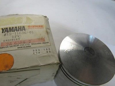 NEW YAMAHA OEM NOS PISTON   819-11636-00   2ND OVER .50MM 1970-74 SW396 SL433