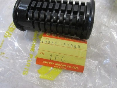 NOS NEW OEM ORIGINAL SUZUKI GT380 GT550 GT750 FOOTREST RUBBER 43551-31000