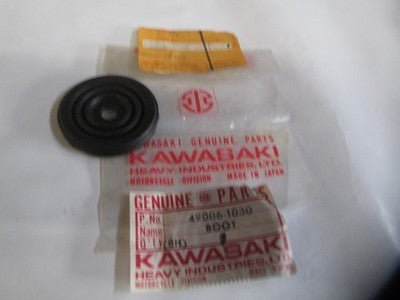 NOS  NEW KAWASAKI  KZ200  FRONT BRAKE CALIPER BOOT   49006-1030