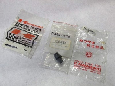 NOS KAWASAKI 92066-1048 AIR CLEANER PLUG KZ B1 B2 1000 1100 1980-82 OEM