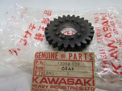 Kawasaki NOS NEW 13068-029 Kickstarter Gear F12MX KX KX450 KX400