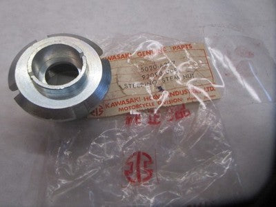 Original Kawasaki Steering Stem Nut 31mm - A1, A7 - 92090-008