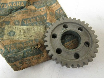 NOS Yamaha 5th Pinion Gear DS7 DS 7 R5 R5B R5C 1970 1971 1972 #278-17151-00-00