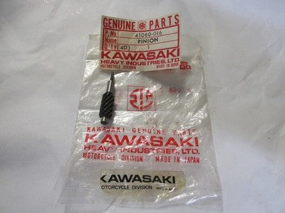 KAWASAKI 1974-1978 KZ400 nos speedometer gear  41060-016
