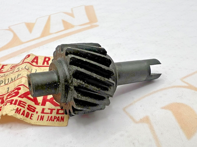 Kawasaki NOS NEW 16085-011 Oil Pump Gear H1 H2 KH KH500 Mach IV Mach III