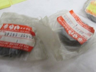 NEW OEM SUZUKI 1980 1981 GS250 TRANSMISSION SEAL 09283-25069 SOLD AS 2