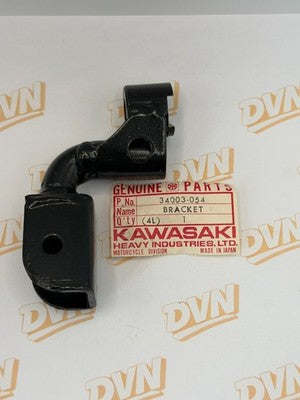 Kawasaki NOS NEW 34003-054 Right Footrest Bracket KZ KZ400