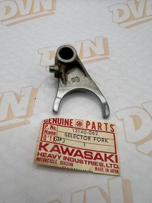 Kawasaki NOS NEW 13140-062 2nd & 3rd Selector Fork KT KX KT250 KX250