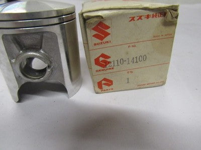 Suzuki NOS OEM RM125 1981-1983 Standard Piston 12110-14100