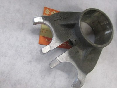 Suzuki T20 tc250 nos high speed shifting fork 1966-68   25221-11001