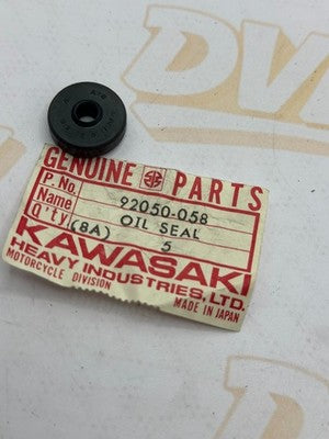 NOS Kawasaki KE125 KD125 KX125 1974-1976 Genuine Push Rod Oil Seal 92050-058