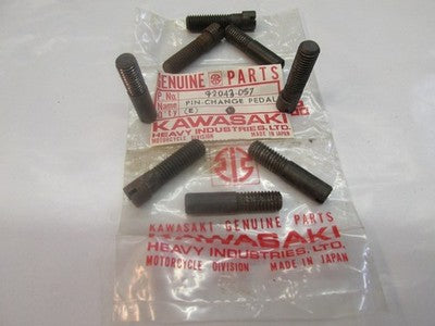 NOS Kawasaki  Change Pedal Spring Pins H1 H1C H1R Z1 Z1A Z1B 92043-057 sold as 9