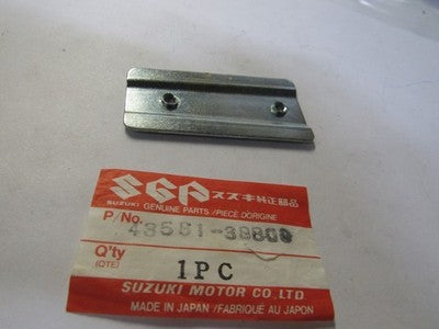 SUZUKI VS1400 VS750 VS700 GEN NOS FOOTREST PLATE 43581-38B00
