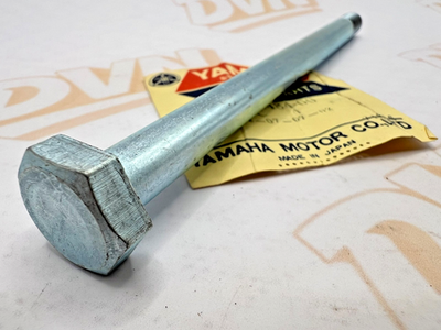 NOS  Yamaha 1972 1973 RT2 DT2 MX Engine Motor Mount Bolt OEM 322-21484-00