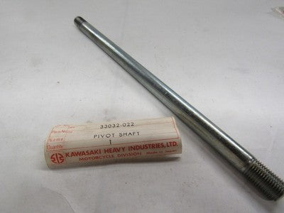 New OEM NOS Kawasaki Swing Arm Pivot Shaft Bolt F3 F4 33032-022