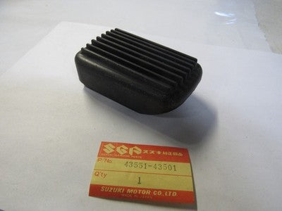 NOS SUZUKI RUBBER, FRONT FOOTREST 43551-43501 NEW OEM GV700 GV1200 MADURA