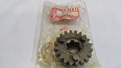 NOS KAWASAKI 1973-1975 F11 DRIVE SHAFT 3RD GEAR PART# 13132-031