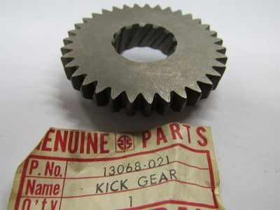 NOS Kawasaki Kickstarter Gear F6 F7 KD175 KE175 Enduro 13068-021
