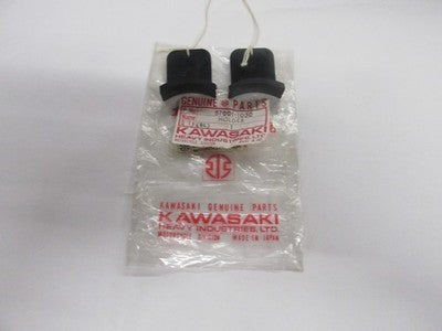 Kawasaki NOS NEW 57001-1030 Piston Holder  set