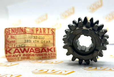 New OEM Kawasaki 13132-035 Drive Shaft 3rd & 4th Gear Qty 1 NOS