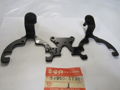 NOS Suzuki OEM Meter Bracket 1982   GN400   34950-37380