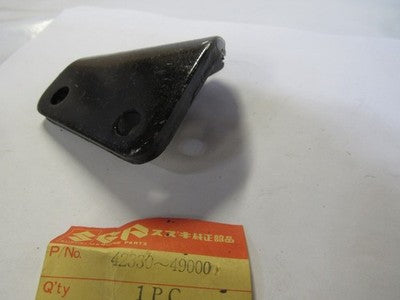NOS 1978-80 SUZUKI GS1000 GS1000E GS1000S   KICKSTAND MOUNT BRACKET 42330-49000