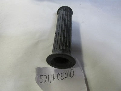 Suzuk AS50  1969 nos left handlebar  grip   57111-05010